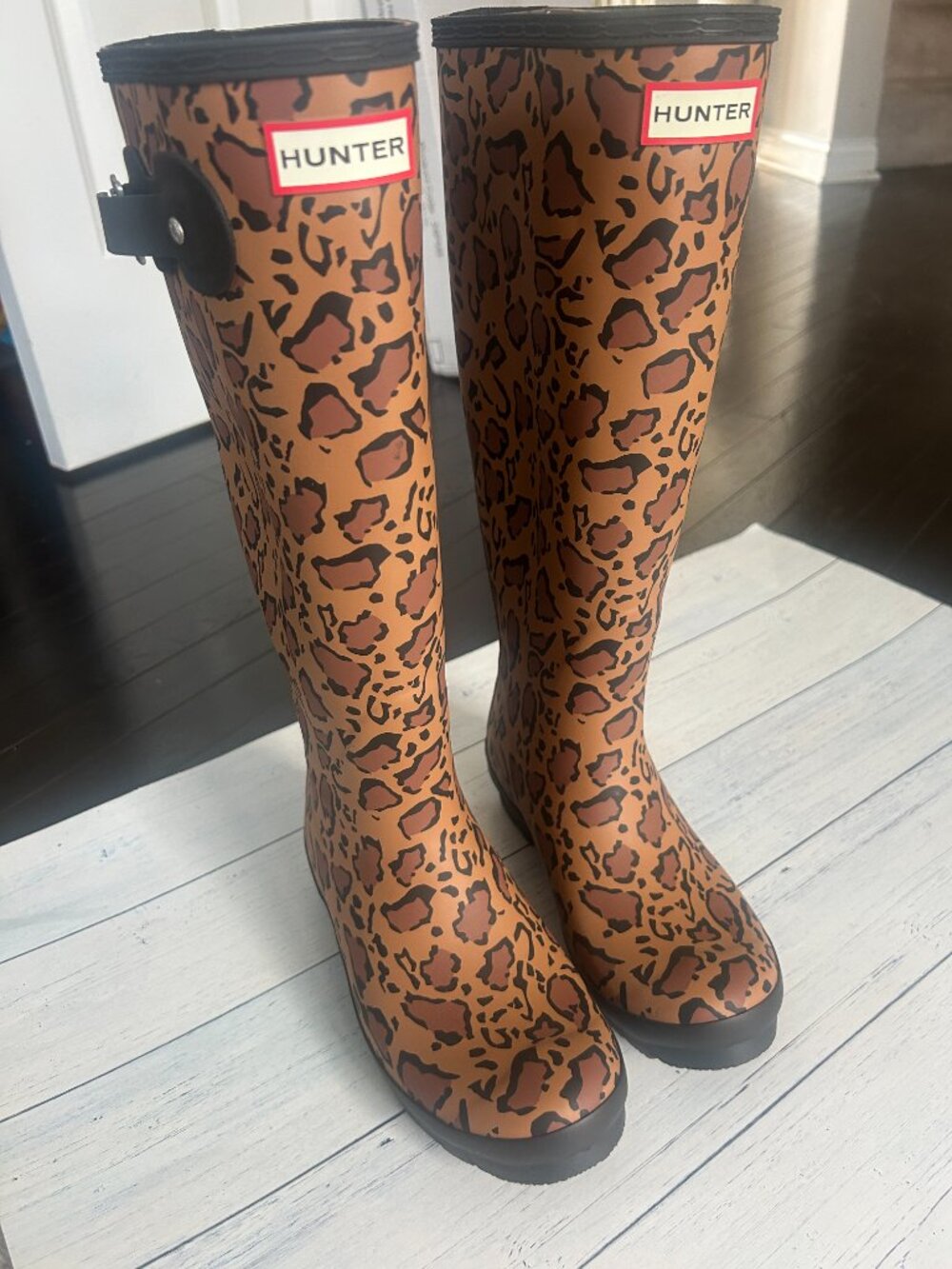 new HUNTER tall leapord print rain boots size womens 6 - Picture 2 of 4